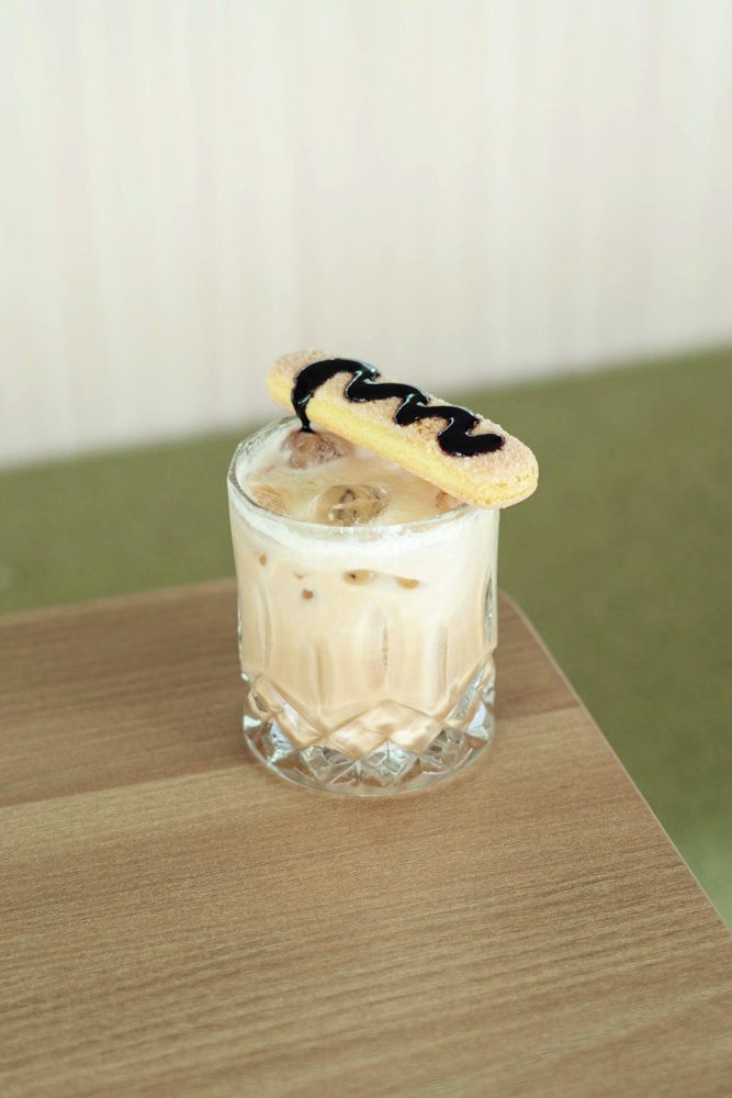 Milk mocktail creamy dengan topping